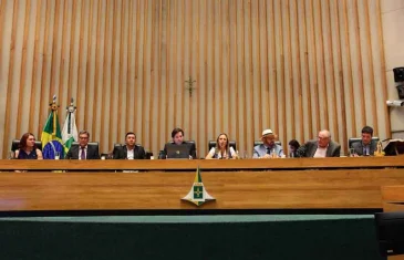 Câmara Legislativa homenageia programas de qualificação profissional do DF