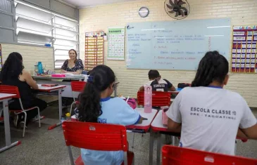Estudantes nascidos em julho e agosto recebem 9ª parcela do Pé-de-Meia
