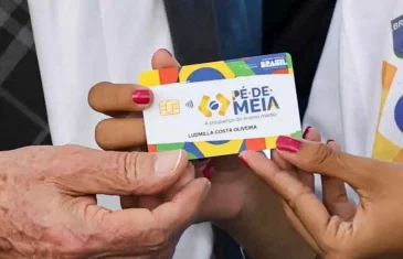 Estudantes nascidos em novembro e dezembro recebem 9ª parcela do Pé-de-Meia