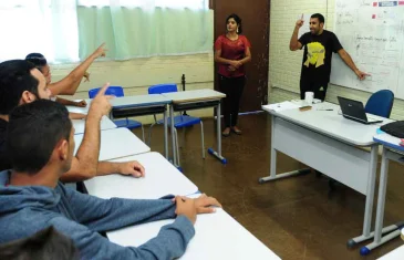 Câmara Legislativa aprova projeto que exige oferta de cursos gratuitos de Libras