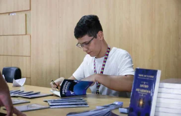Estudante com transtorno do espectro autista lança segundo livro