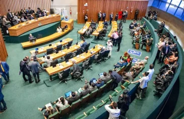 Câmara Legislativa aprova orçamento de R$ 74,4 bilhões para 2026