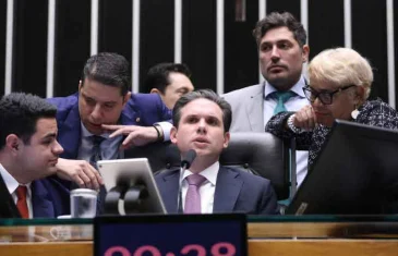 Câmara conclui votação de projeto que regulamenta a reforma tributária