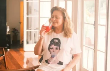 Vera Fischer compartilha cliques sensuais só de camiseta: ‘bem-estar, alegria e curiosidade rejuvenescem’