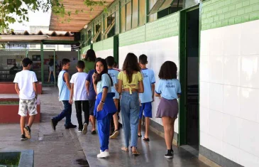 Estudantes nascidos em janeiro e fevereiro recebem a décima parcela do Pé-de-meia 