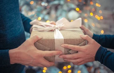 Vai trocar os presentes de Natal? Saiba quais são seus direitos