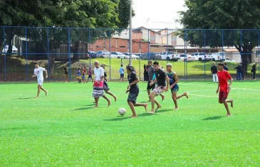 Vice-governadora inaugura campo de futebol sintético da Vila Dnocs, em Sobradinho