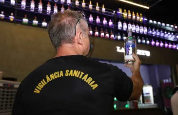 Vigilância do DF apreende 39 toneladas de alimentos e 23,6 mil litros de bebidas irregulares em 2025