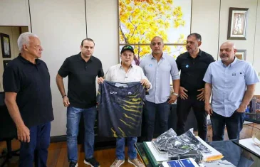 Governador Ibaneis recebe atletas do LFA e reforça apoio a evento de MMA em Brasília