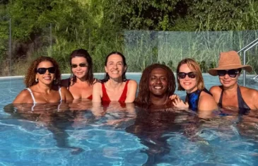 Flora Gil reúne Liniker, Mariana Ximenes e mais amigas em mergulho: ‘Tarde de descanso’