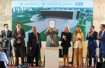 Governador Ibaneis assina ordem de serviço e destrava obra da nova sede do TRF1