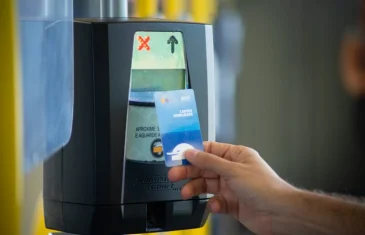 Banco Regional de Brasília orienta estudantes sobre o uso do Passe Livre no retorno às aulas