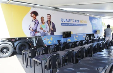 QualificaDF Móvel disponibiliza cursos gratuitos no Cruzeiro