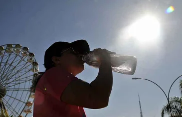 Vai cair na folia? Veja dicas para manter a hidratação durante o Carnaval