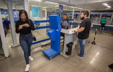 Agências bancárias voltam a funcionar nesta quarta a partir do meio-dia