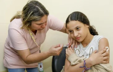 SES-DF disponibiliza vacinação contra dengue para crianças e adolescentes de 10 a 14 anos