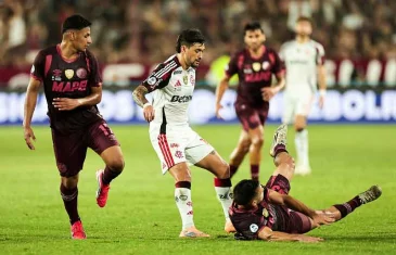 Flamengo joga mal e inicia Recopa Sul-Americana com derrota
