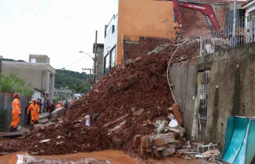 Sobe para 64 número de mortos após chuvas intensas em Juiz de Fora e Ubá