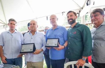 GDF recebe homenagem por avanços no agronegócio e empórios rurais