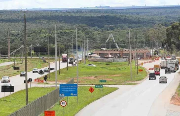 GDF trabalha na implantação de vigas do Viaduto de Planaltina e na terceira faixa da BR-020