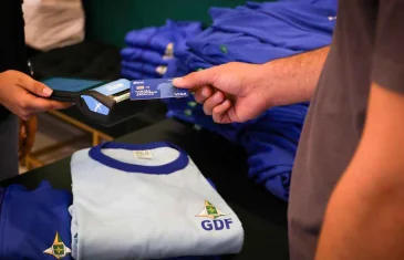 Secretaria de Educação do DF credita 3º lote do Cartão Uniforme Escolar para novos beneficiários