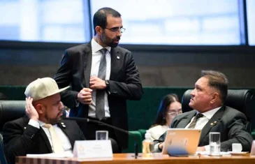 Em sessão ordinária, distritais discutem Saúde e Segurança no DF