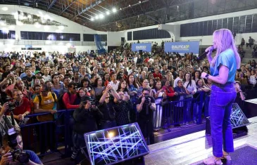 Celina Leão participa da formatura de 2 mil alunos do programa Qualifica DF